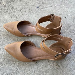 Size 6 women’s sandals
